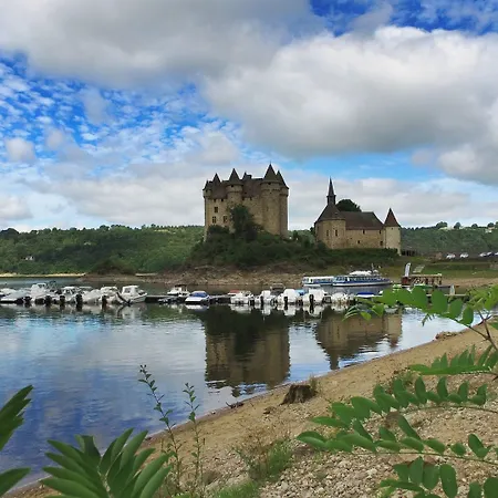 Aldeamento Turístico Vvf Cantal Champs-sur-tarentaine 3*