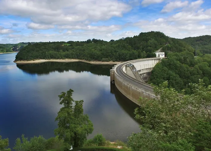 Vvf Villages   Les Lacs Du Cantal   Champs-sur-tarentaine 3*